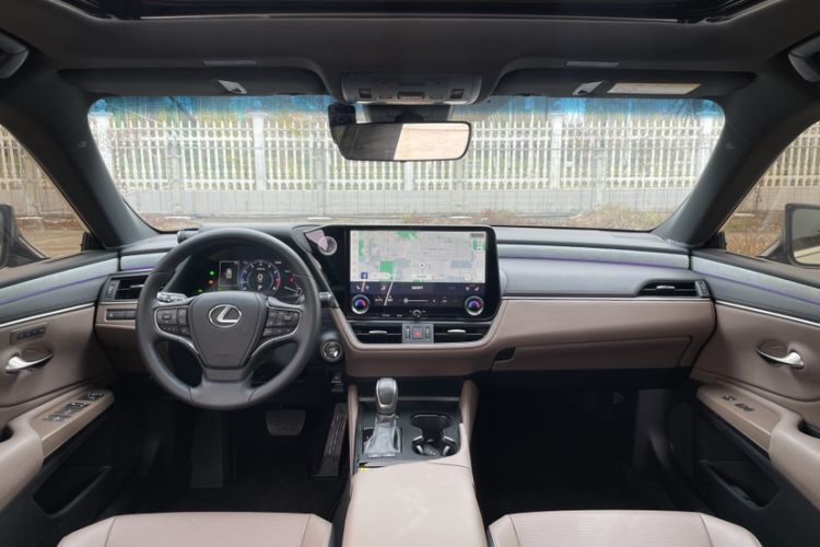 Used Lexus ES 2025 200 Premium Edition Interior 11