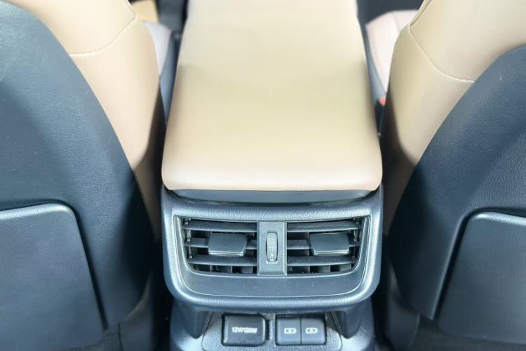 Used Lexus ES 2025 200 Premium Edition Interior 12