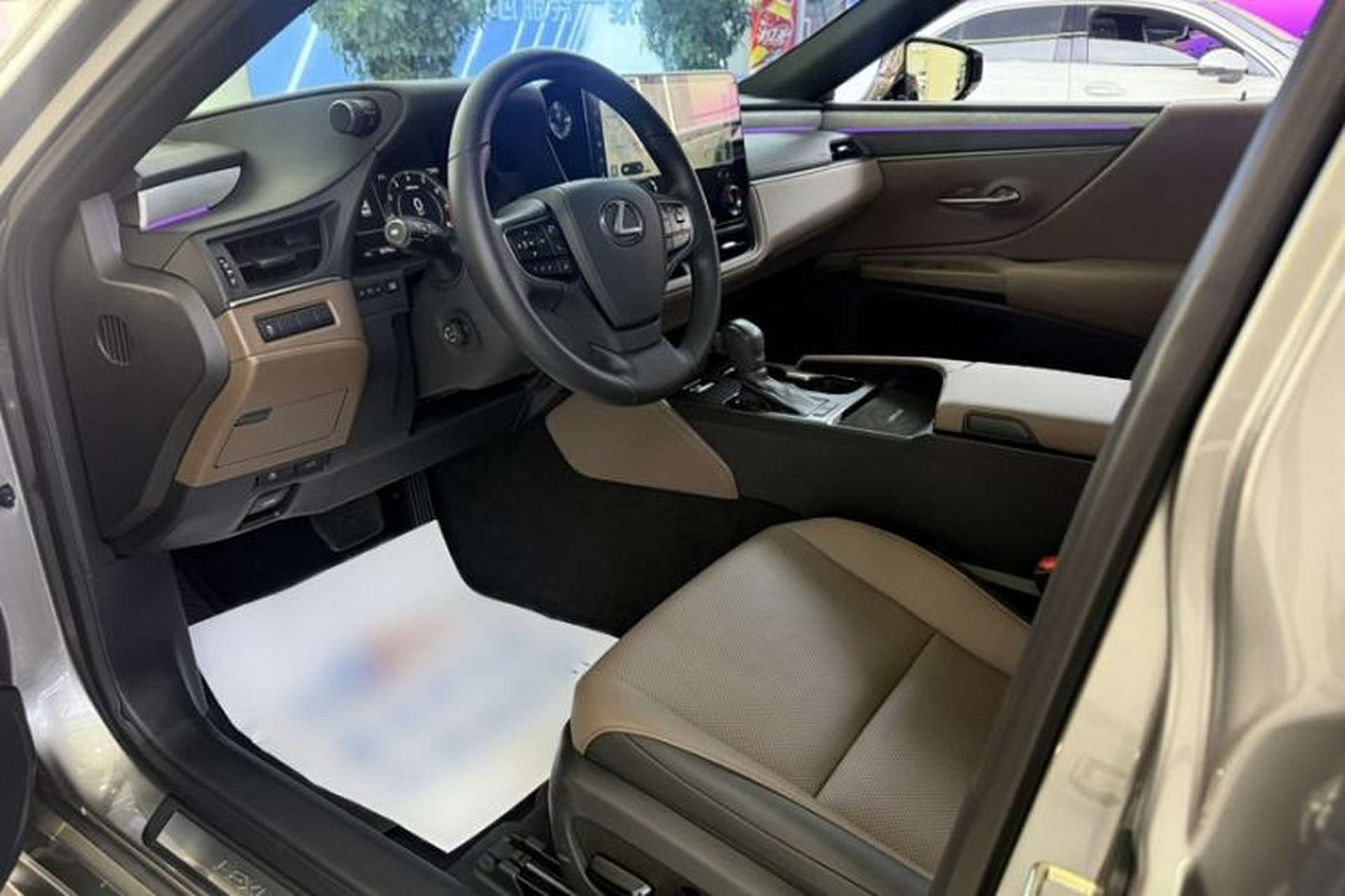 Used Lexus ES 2025 200 Premium Edition Interior 2