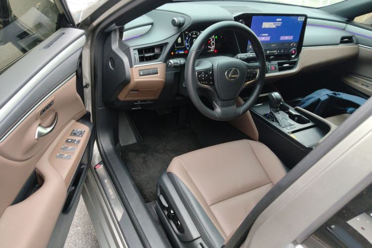 Used Lexus ES 2025 200 Premium Edition Interior 3