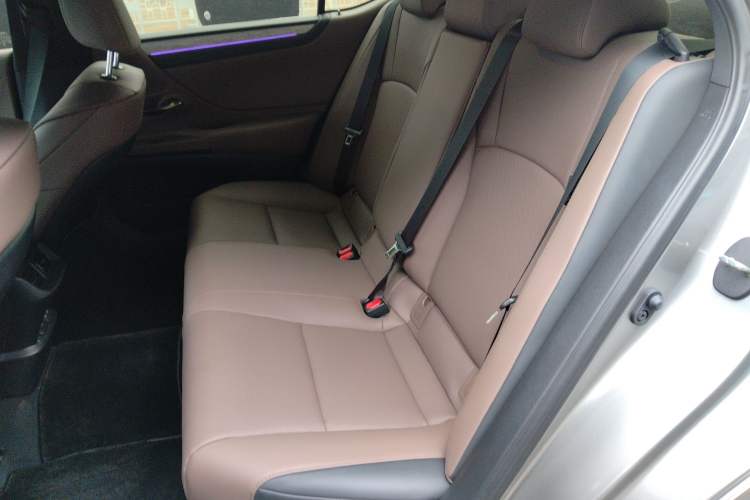 Used Lexus ES 2025 200 Premium Edition Interior 4