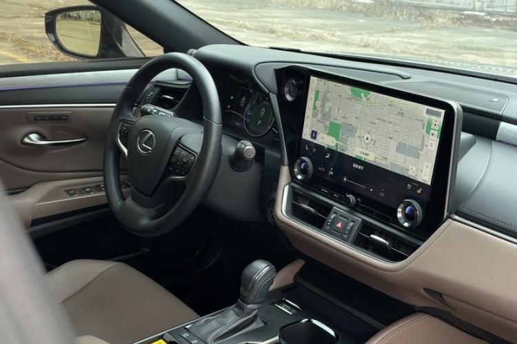 Used Lexus ES 2025 200 Premium Edition Interior 6
