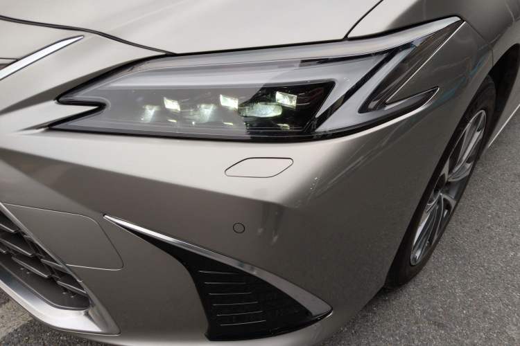 Used Lexus ES 2025 200 Premium Edition Left Front Headlight