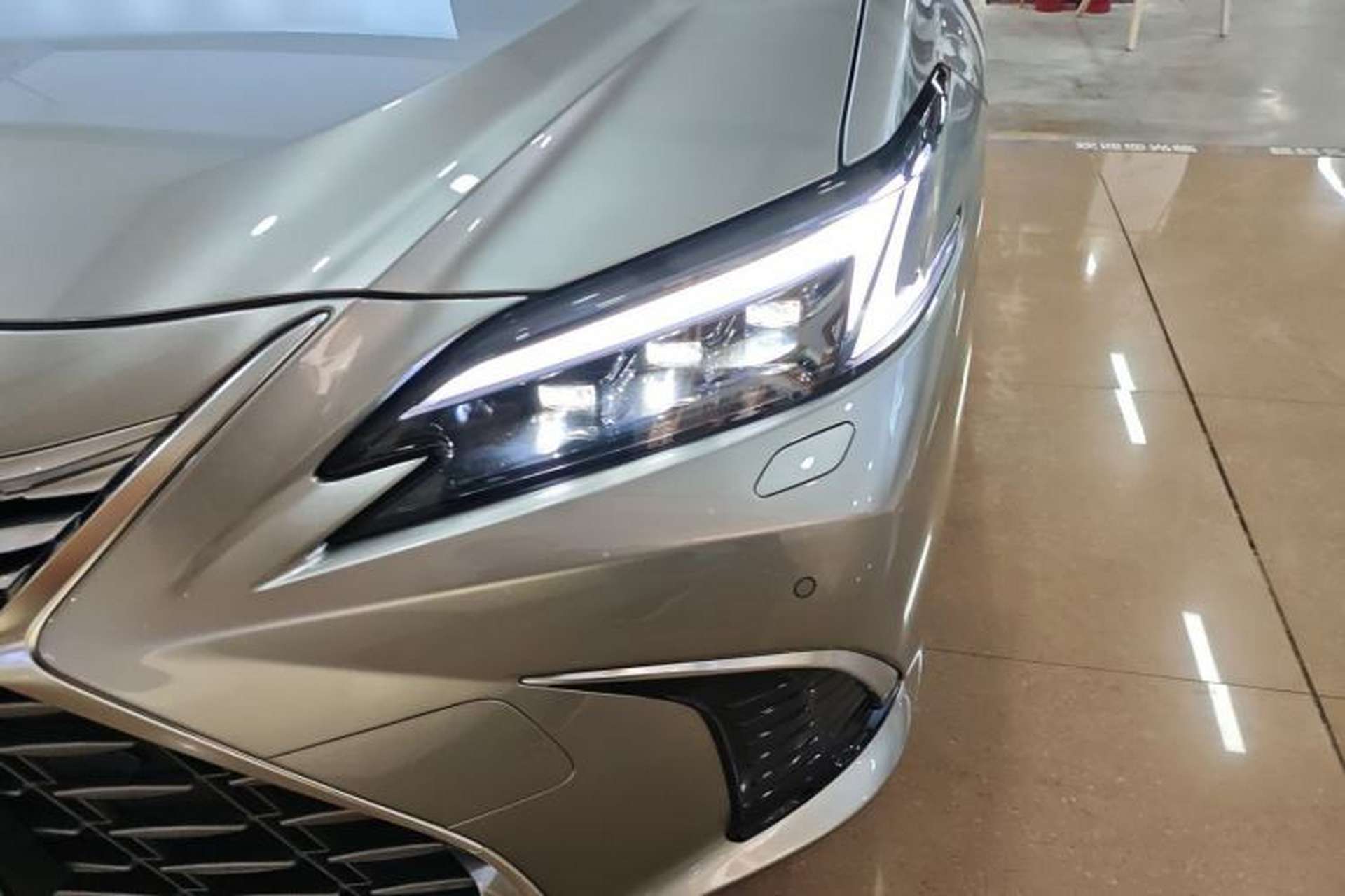 Used Lexus ES 2025 200 Premium Edition Left Front Headlight
