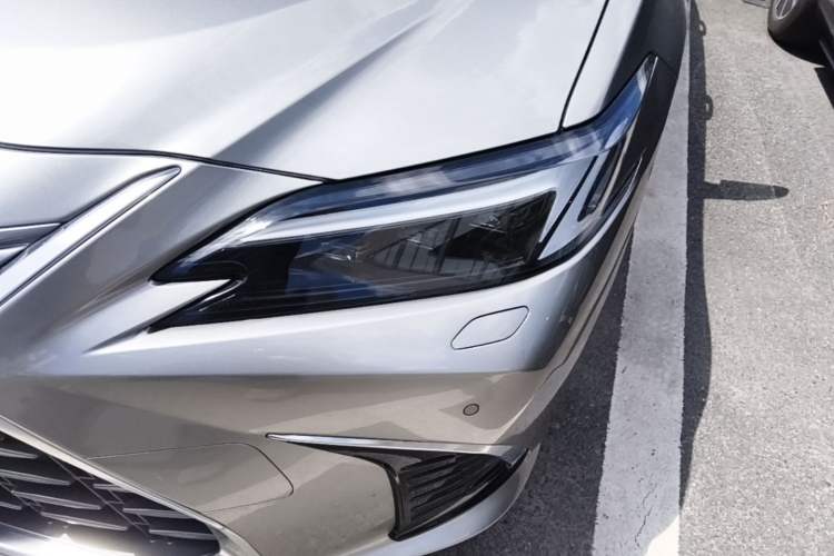 Used Lexus ES 2025 300h Deluxe Edition Left Front Headlight