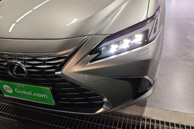 Used Lexus ES 2025 300h Deluxe Edition Left Front Headlight
