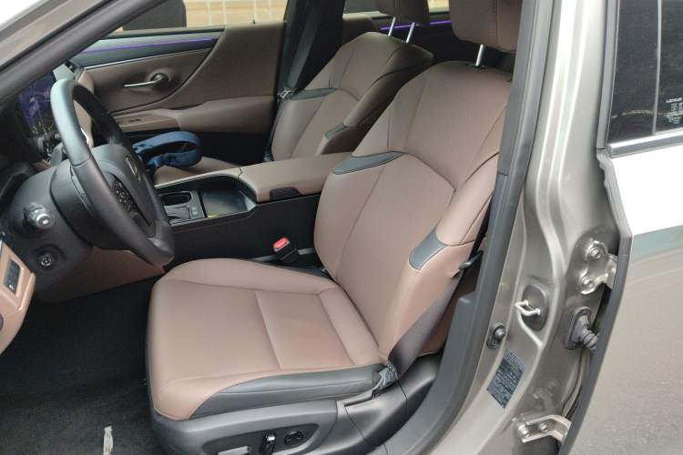Used Lexus ES 2025 200 Premium Edition Left Front Seat