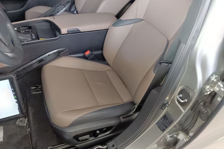 Used Lexus ES 2025 200 Premium Edition Left Front Seat