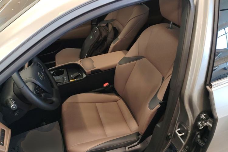 Used Lexus ES 2025 200 Premium Edition Left Front Seat