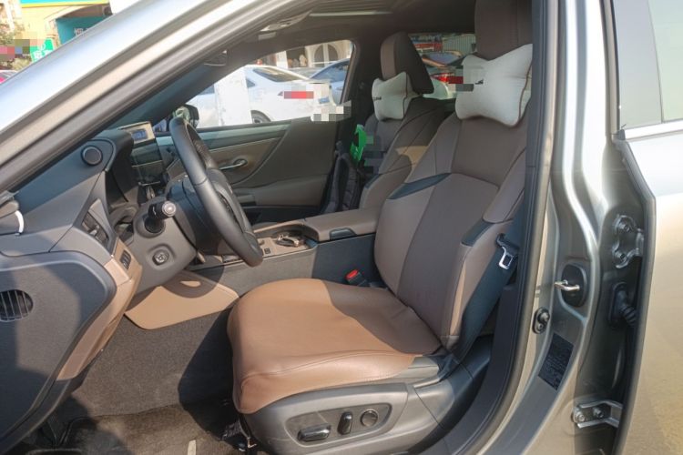 Used Lexus ES 2025 200 Premium Edition Left Front Seat