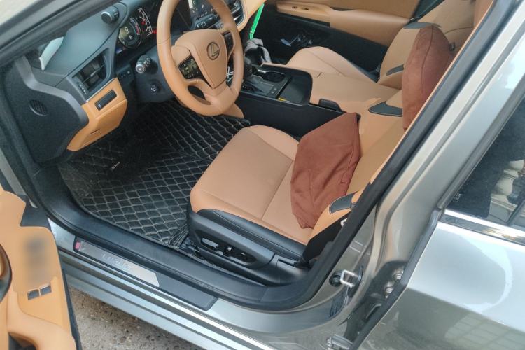 Used Lexus ES 2025 200 Premium Edition Left Front Seat