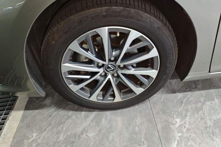 Used Lexus ES 2025 300h Deluxe Edition Left Front Wheel Hub
