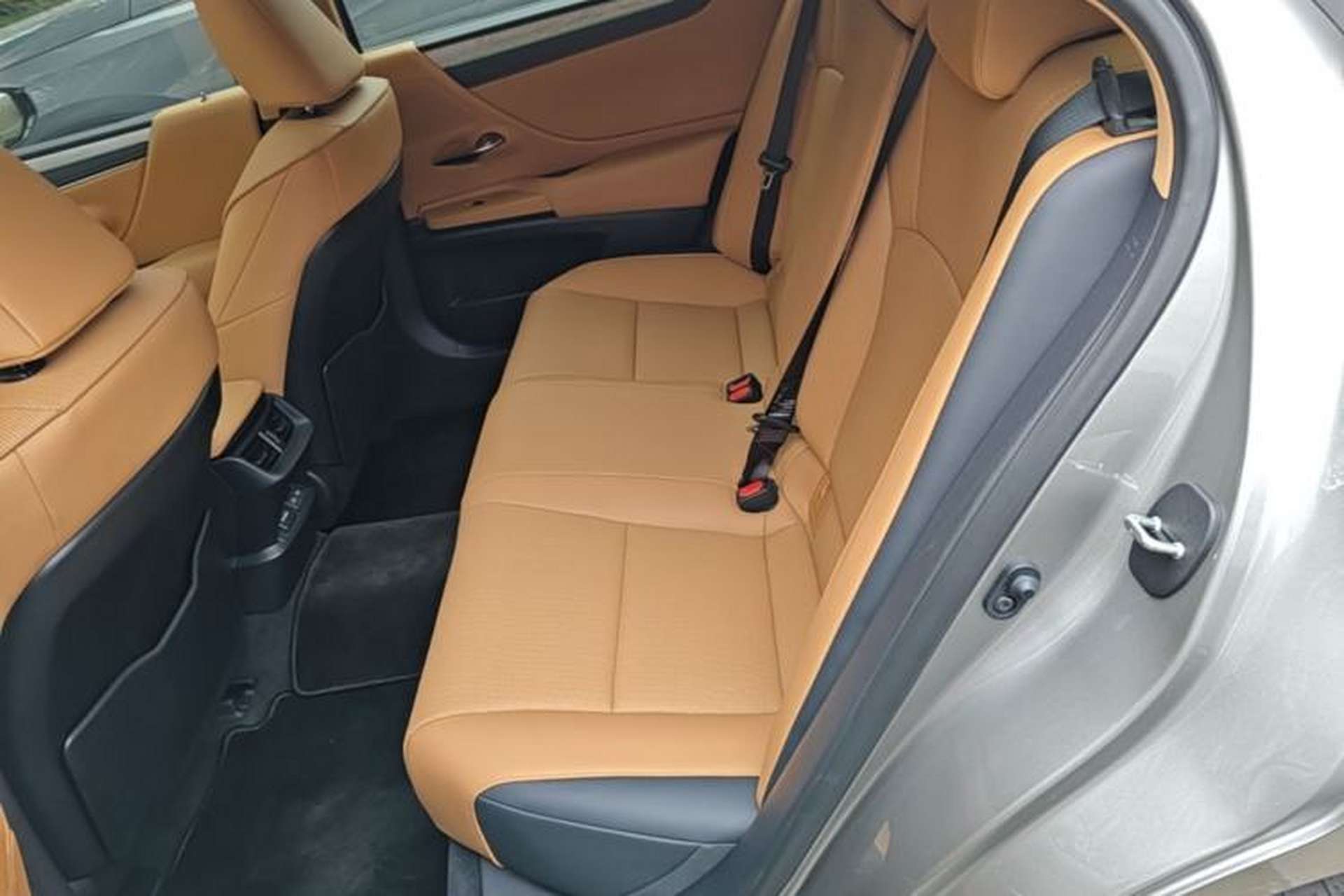 Used Lexus ES 2025 200 Premium Edition Left Rear Seat