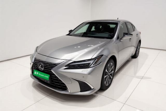 Used Lexus ES 2025 300h Deluxe Edition