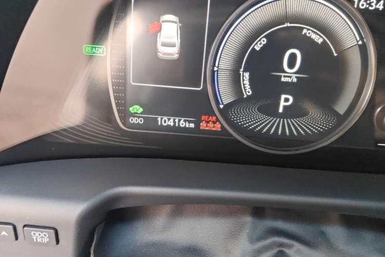 Used Lexus ES 2025 300h Deluxe Edition Odometer Close Up