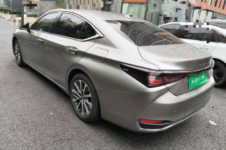 Used Lexus ES 2025 200 Premium Edition Rear Left 45 Deg