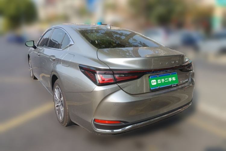 Used Lexus ES 2025 200 Premium Edition Rear Left 45 Deg