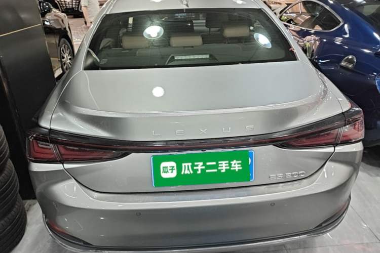 Used Lexus ES 2025 200 Premium Edition Rear