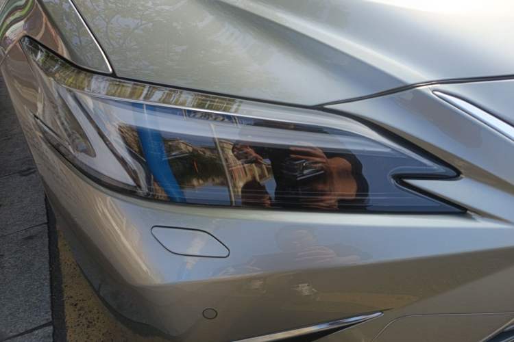 Used Lexus ES 2025 200 Premium Edition Right Front Headlight