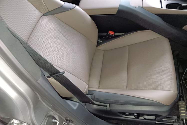 Used Lexus ES 2025 200 Premium Edition Right Front Seat