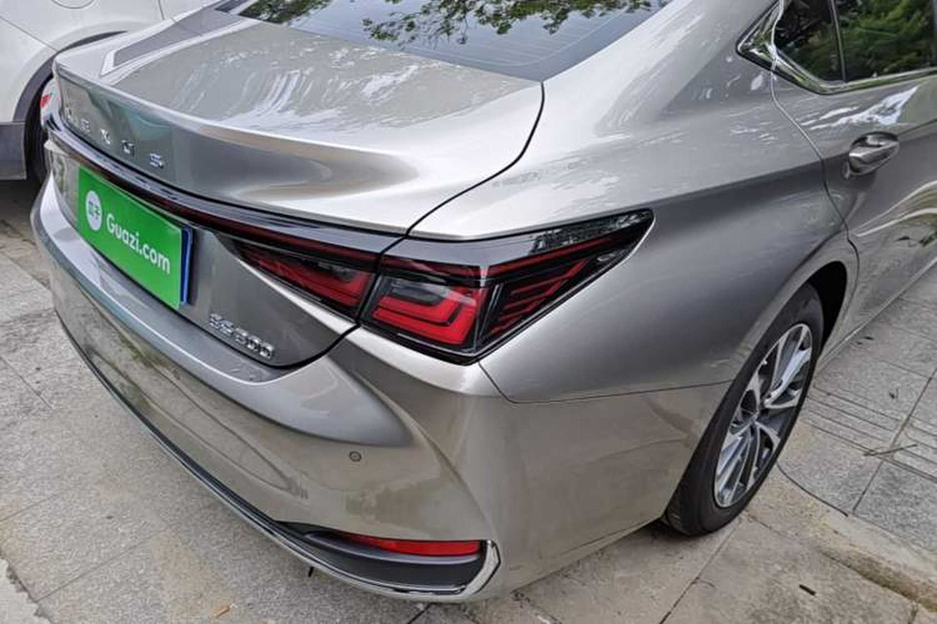 Used Lexus ES 2025 200 Premium Edition Right Rear Taillight