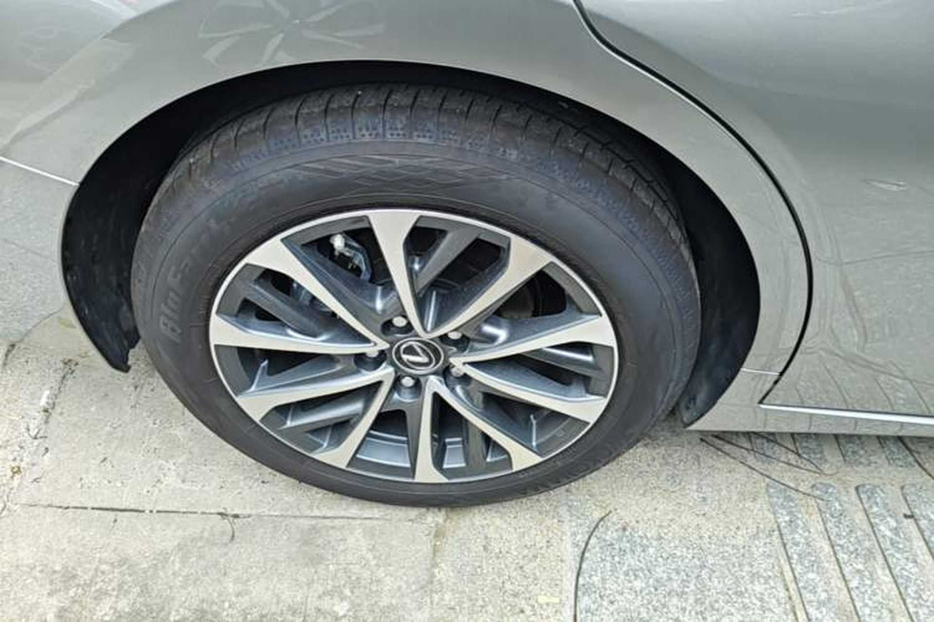 Used Lexus ES 2025 200 Premium Edition Right Rear Wheel Hub