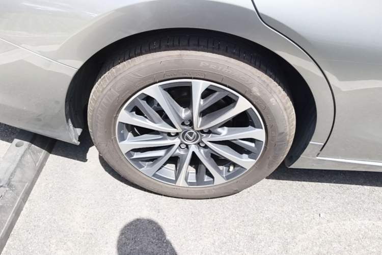 Used Lexus ES 2025 300h Deluxe Edition Right Rear Wheel Hub