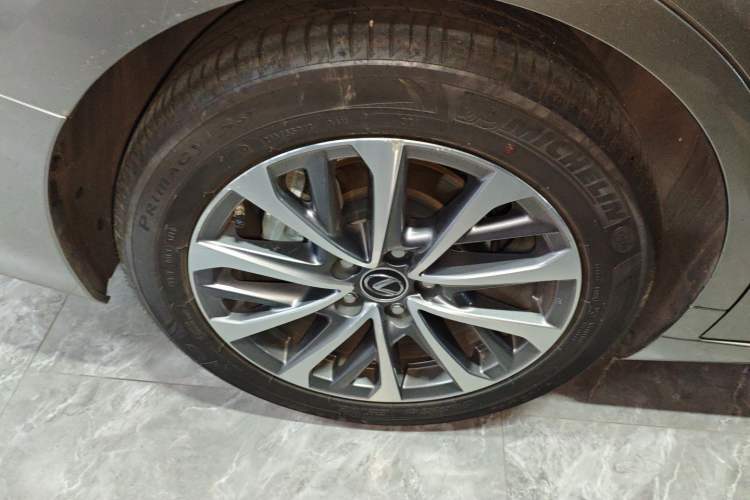 Used Lexus ES 2025 300h Deluxe Edition Right Rear Wheel Hub