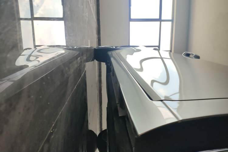 Used Lexus ES 2025 200 Premium Edition Right Side Sill