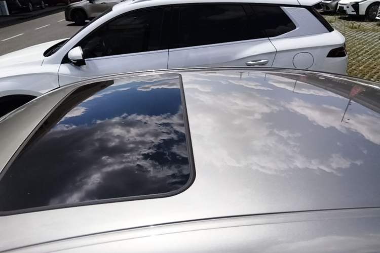 Used Lexus ES 2025 300h Deluxe Edition Roof