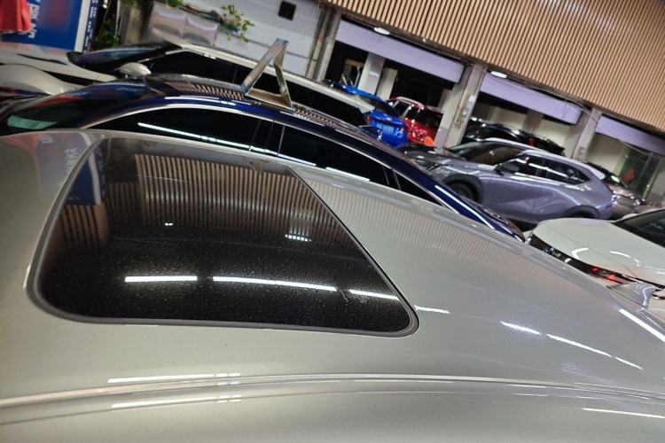 Used Lexus ES 2025 300h Deluxe Edition Roof