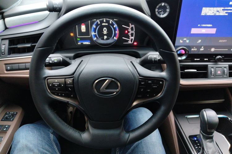 Used Lexus ES 2025 200 Premium Edition Steering Wheel