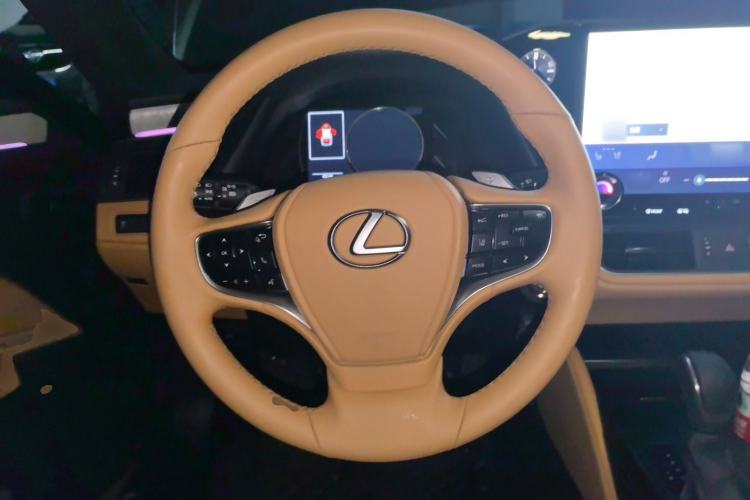 Used Lexus ES 2025 300h Deluxe Edition Steering Wheel
