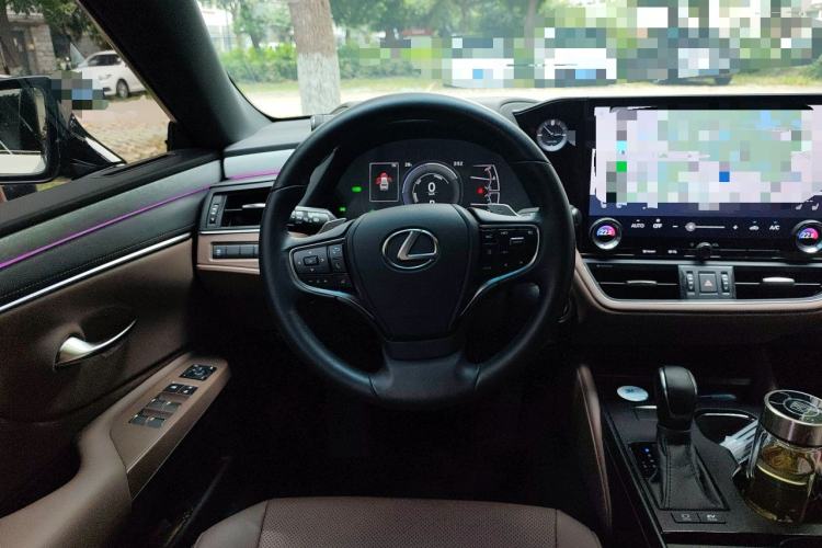 Used Lexus ES 2025 300h Deluxe Edition Steering Wheel