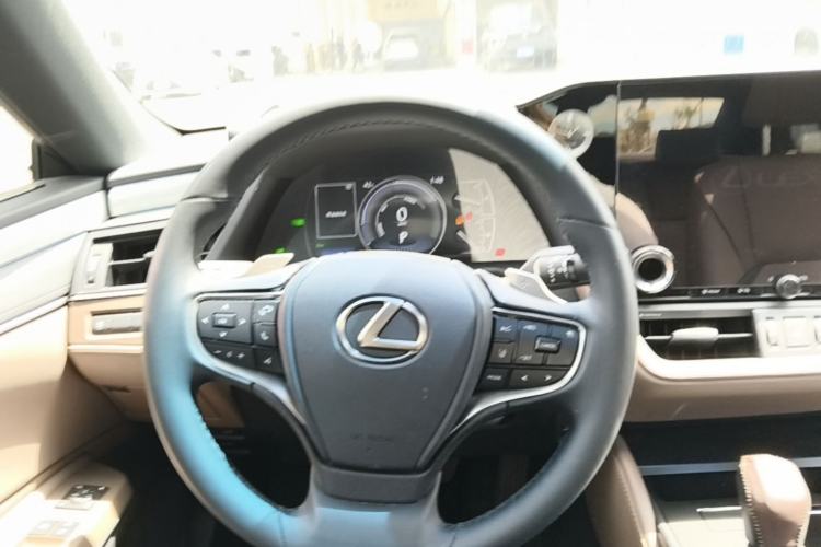 Used Lexus ES 2025 300h Deluxe Edition Steering Wheel