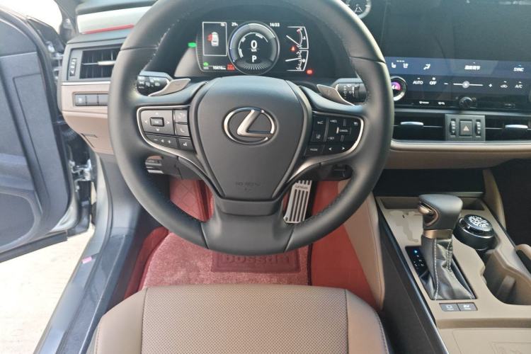 Used Lexus ES 2025 300h Deluxe Edition Steering Wheel