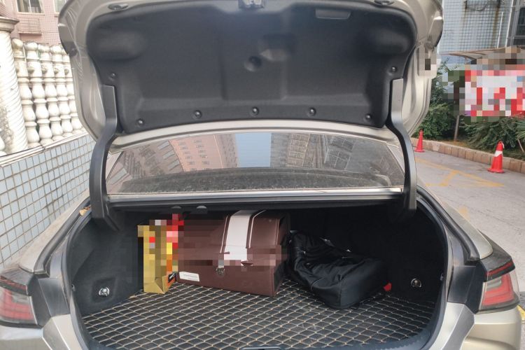 Used Lexus ES 2025 200 Premium Edition Trunk