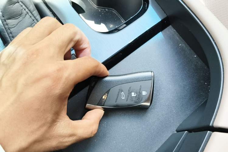 Used Lexus ES 2025 300h Deluxe Edition Vehicle Key