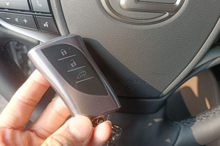 Used Lexus ES 2025 200 Premium Edition Vehicle Key