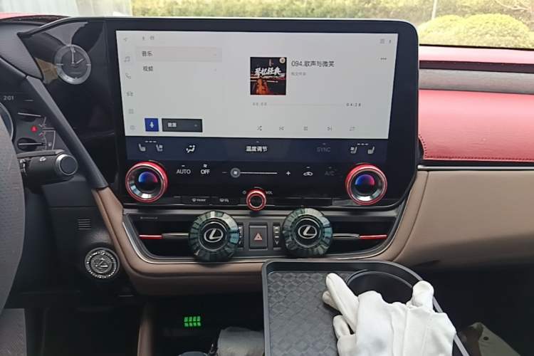 Used Lexus ES 2025 300h Deluxe Edition Audio And AC Panel