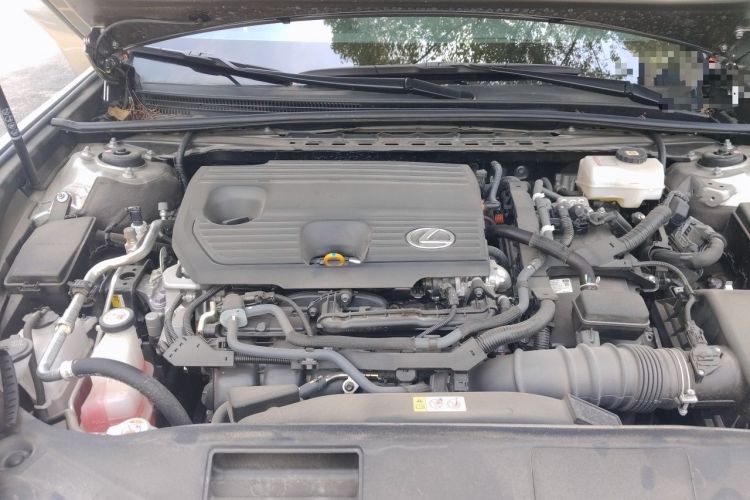 Used Lexus ES 2025 300h Deluxe Edition Engine Bay