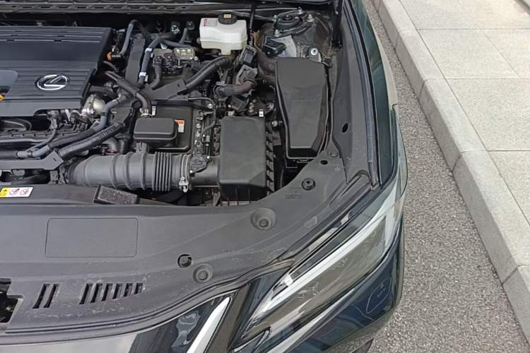 Used Lexus ES 2025 300h Deluxe Edition Engine Bay Left