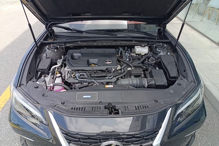Used Lexus ES 2025 300h Deluxe Edition Engine Bay