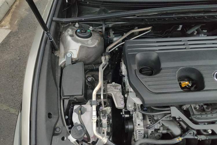 Used Lexus ES 2025 200 Premium Edition Engine Bay Right