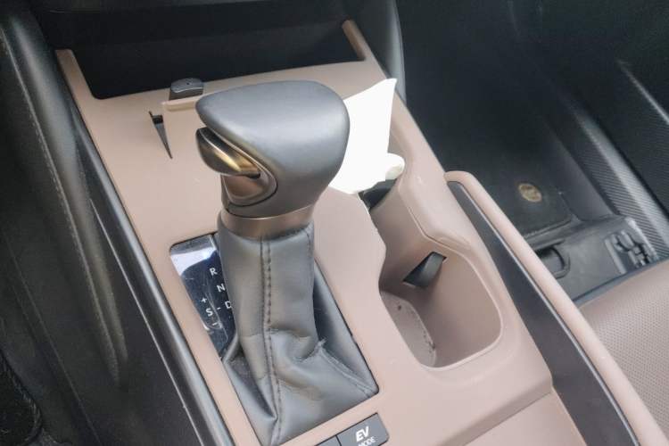 Used Lexus ES 2025 300h Deluxe Edition Gear Lever