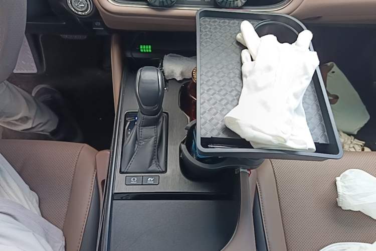 Used Lexus ES 2025 300h Deluxe Edition Gear Lever