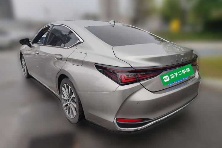 Used Lexus ES 2025 200 Premium Edition Rear Left 45 Deg