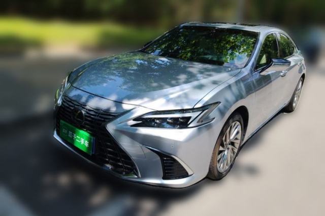 Used Lexus ES 2025 300h Executive Edition