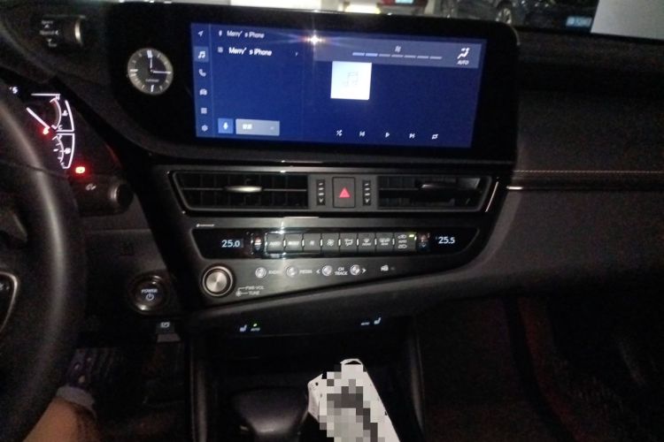 Used Lexus ES 2025 300h Deluxe Edition Audio And AC Panel