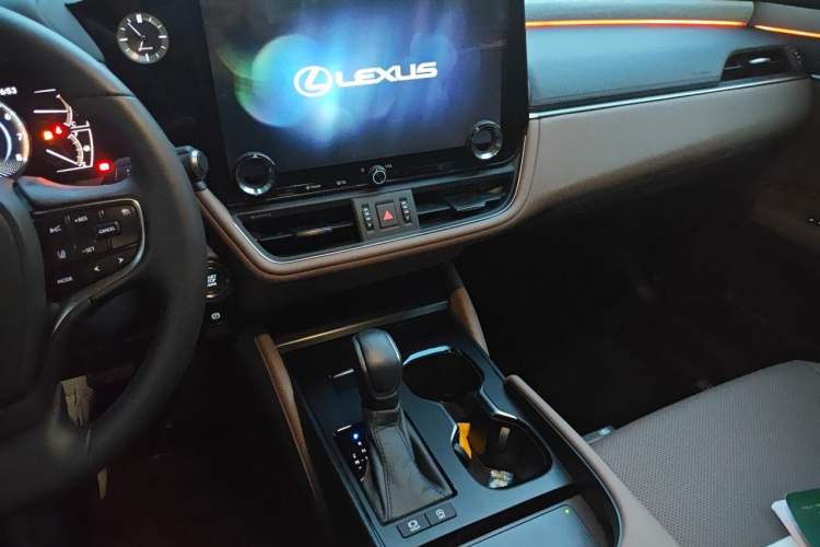Used Lexus ES 2025 200 Premium Edition Audio And AC Panel